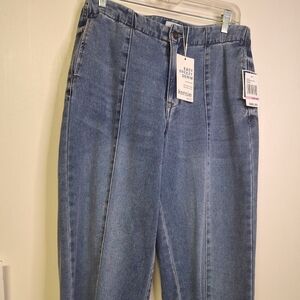Kensie The Kaya High Rise  Straight Wide Leg Jeans.           Size 6/28